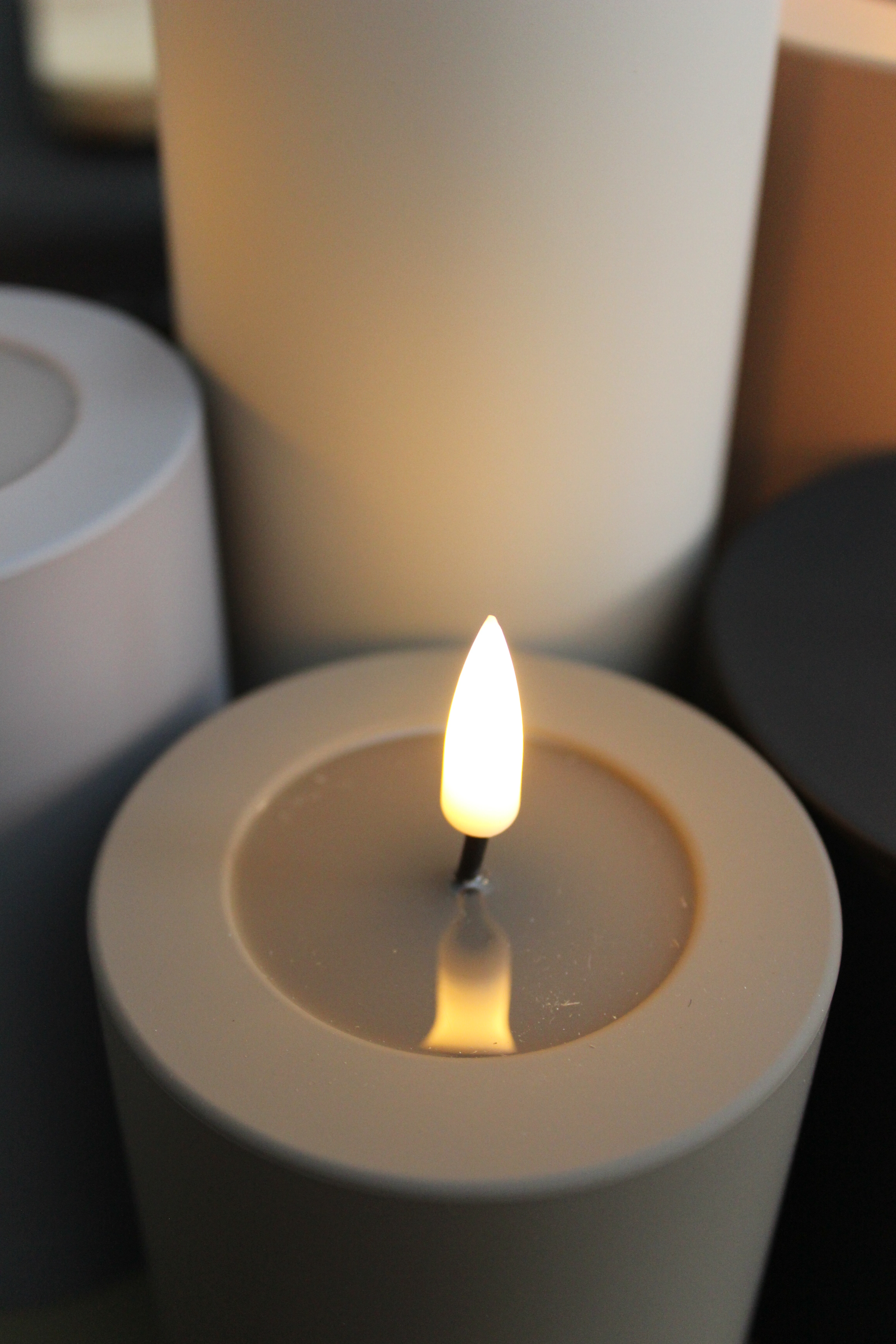 LED Stumpenkerze 7,5x20 - Taupe