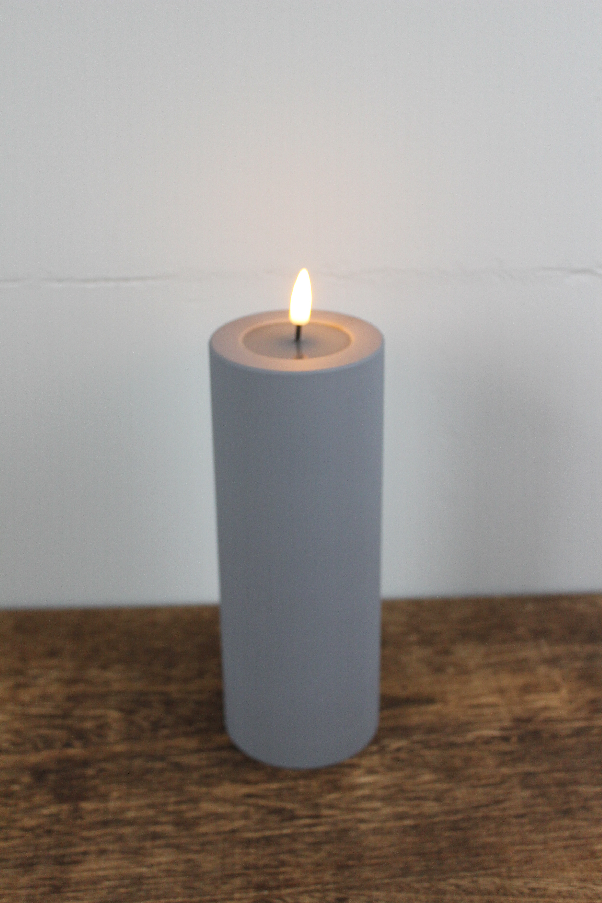LED Stumpenkerze 7,5x20 - Grau