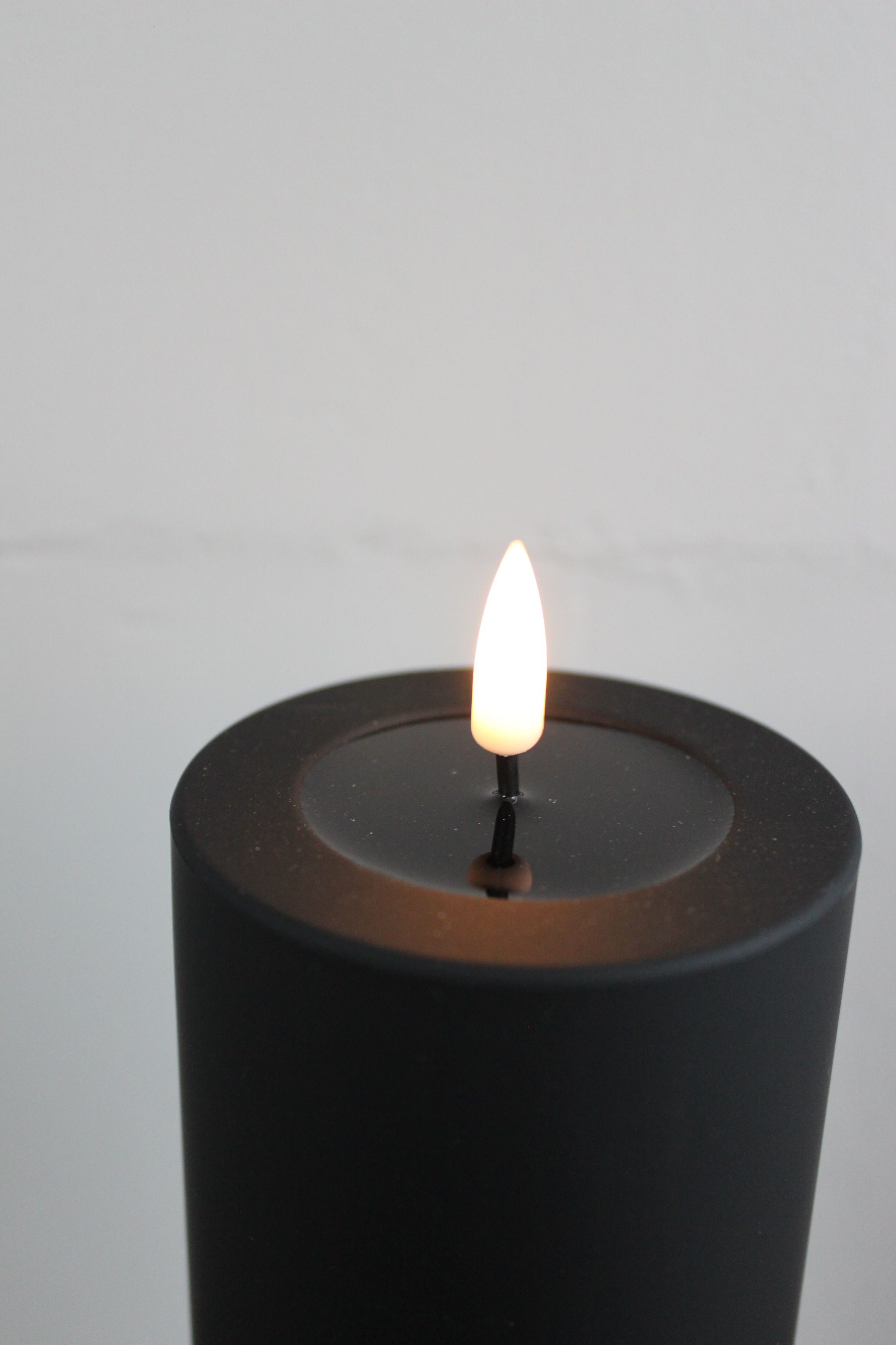 LED Stumpenkerze 7,5x20 - Schwarz